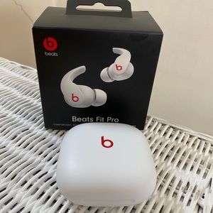 Beats fit pro wireless headphones (gently used)